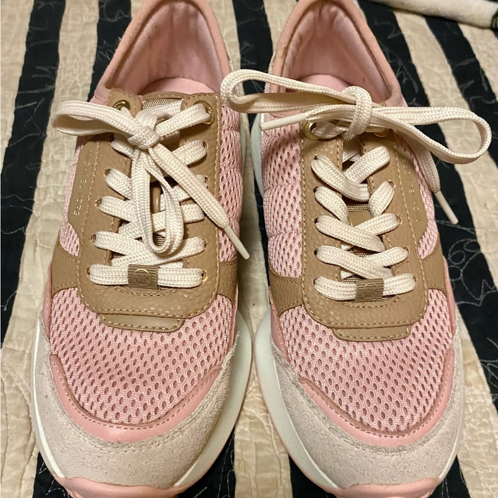 Brand new Michael Kors women’s “Flynn” sneakers - Picture 2 of 5
